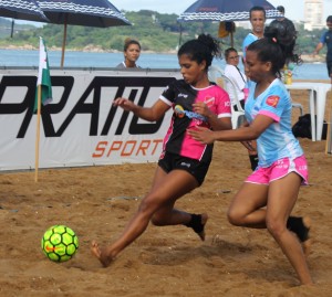 Foto-2-Capixaba (rosa) x Inter (preto)